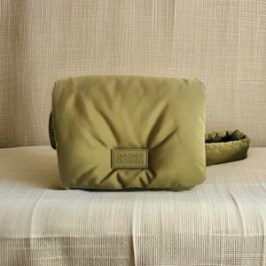 Dange Dover Kitty Crossbody